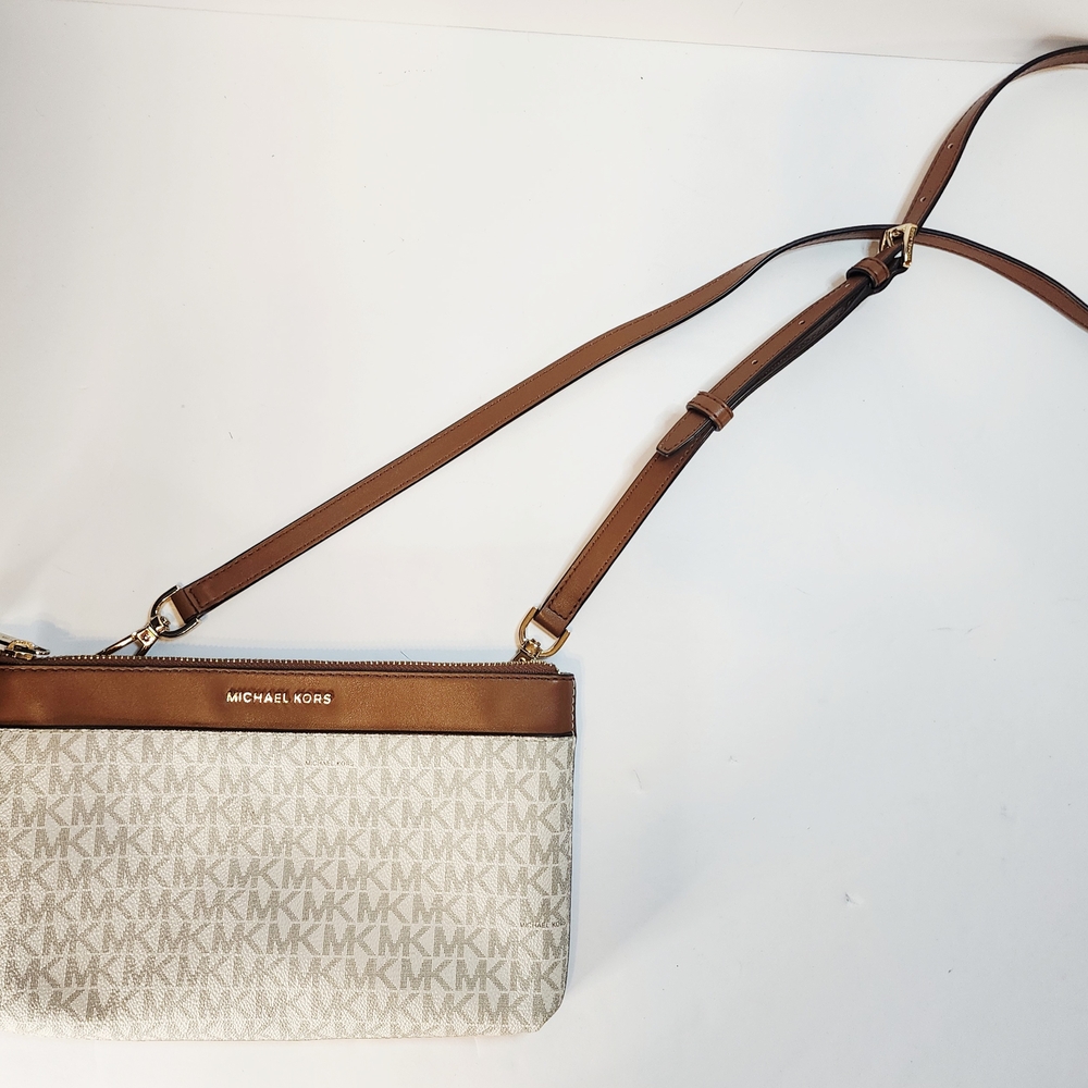 Michael Kors Jet Set Signature Logo Crossbody Bag In Vanilla & Brown